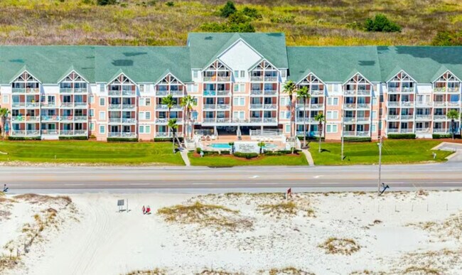 Building Photo - 572 E Beach Blvd