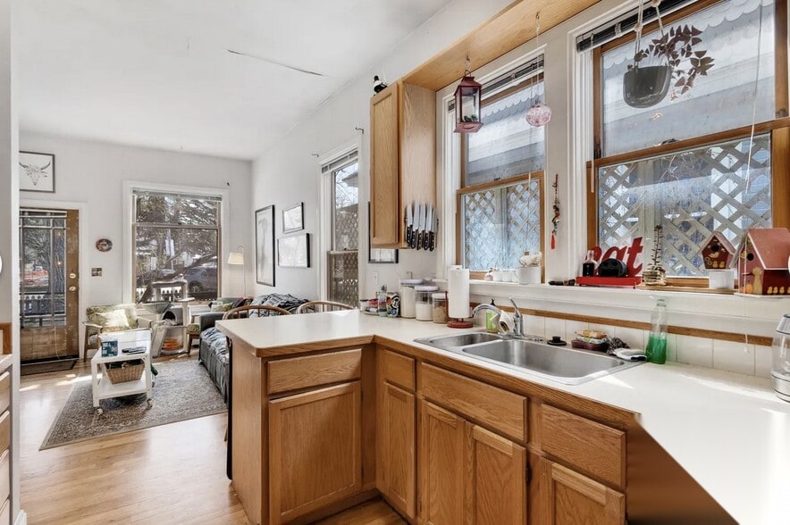 Building Photo - 603 Mathews St