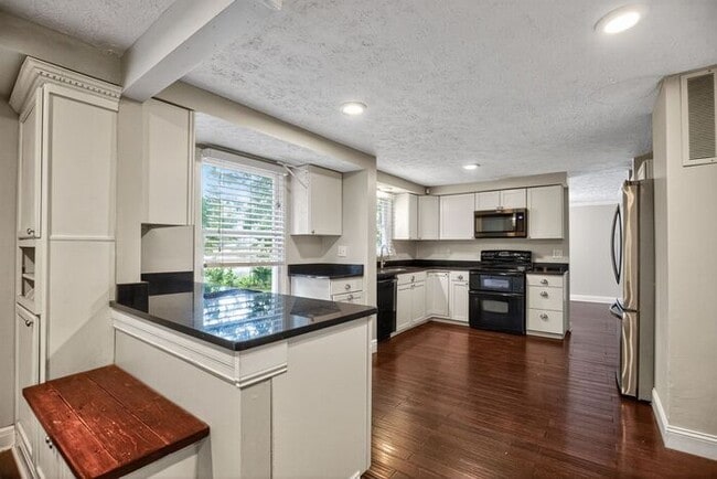 Building Photo - 303 Kimberly Woods Ct