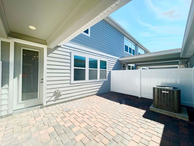 Building Photo - Brand New 4/3 Modern Townhome with a Priva...