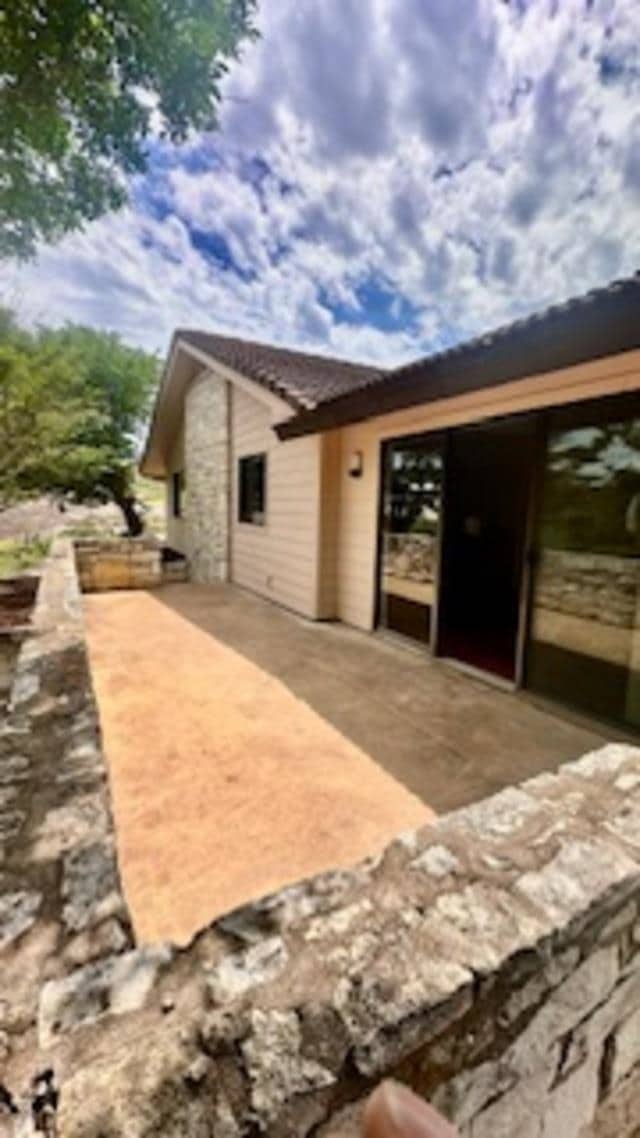 Building Photo - 103 Geronimo
