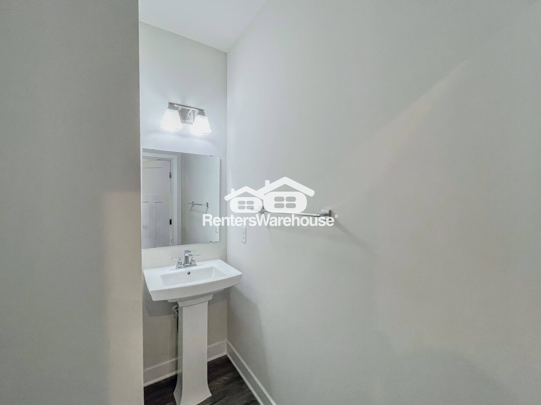 Building Photo - 930 Parley Pl