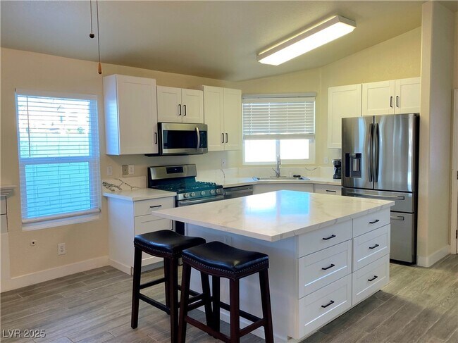 Building Photo - 8224 James Grayson Dr