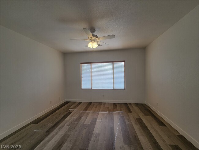 Building Photo - 3274 Bronze Leaf St