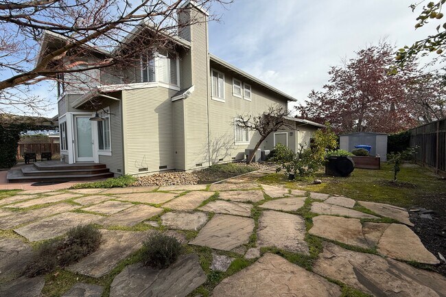 Building Photo - 1876 Heritage Way