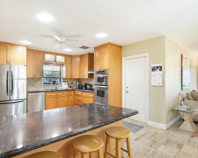 Building Photo - 9460 SW 53rd St