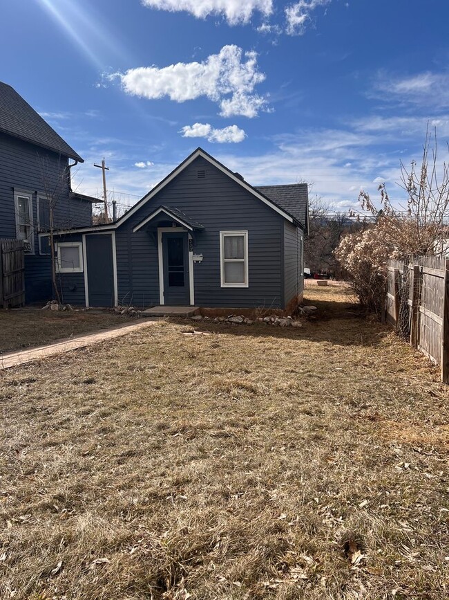 Building Photo - Home in Down Town Spearfish!