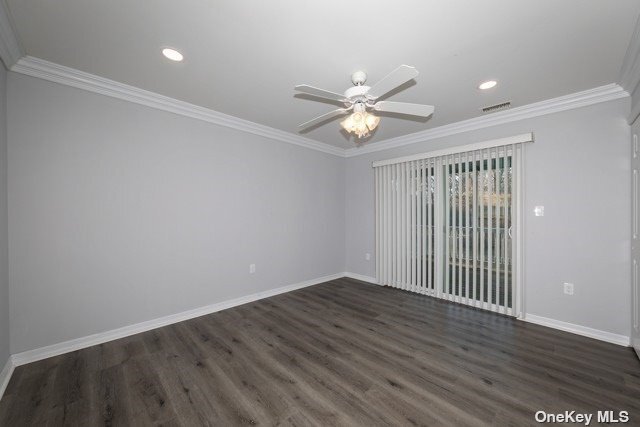 Building Photo - 325 Lake Pointe Ct