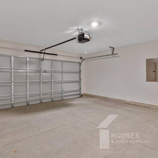 Building Photo - 4057 Reinfield Dr