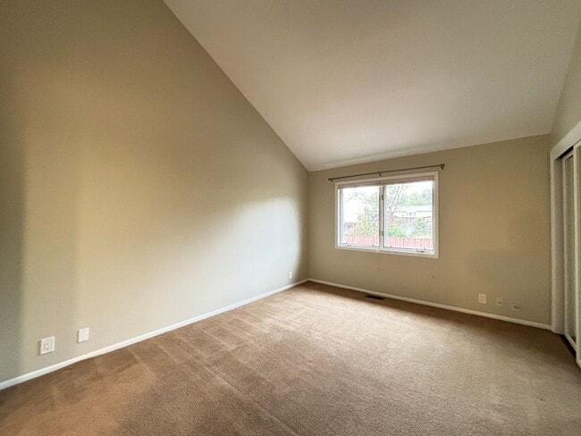 Building Photo - Large 3 bedroom, 2.5 bath townhome with 2-car garage!