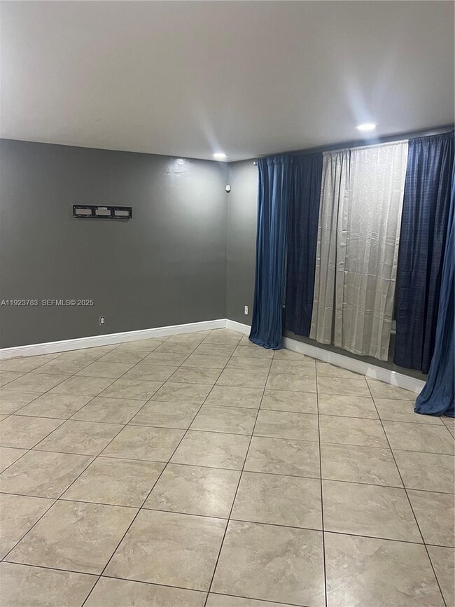 Building Photo - 8420 NW 24th Ct