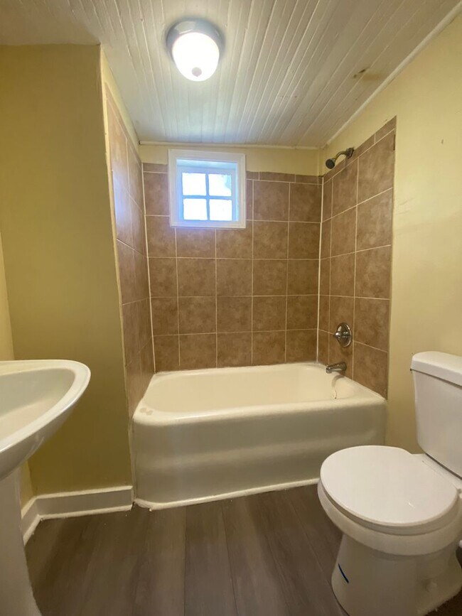 Building Photo - **ON HOLD**3 Bedroom / 1 Bathroom Home for Rent off 2nd Avenue in Columbus, GA***