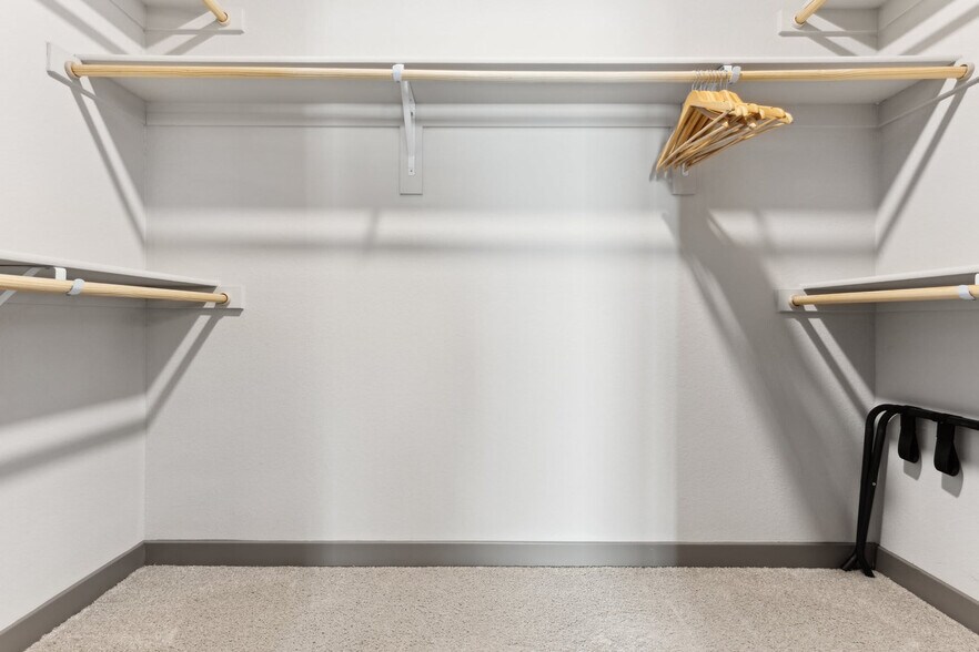 Building Photo - 400 N 2nd Ave