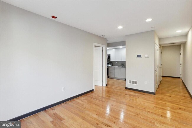 Building Photo - 1819-21 Ginnodo St