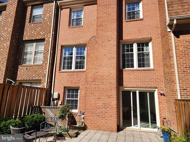 Building Photo - 3720 Mt Airey Ln