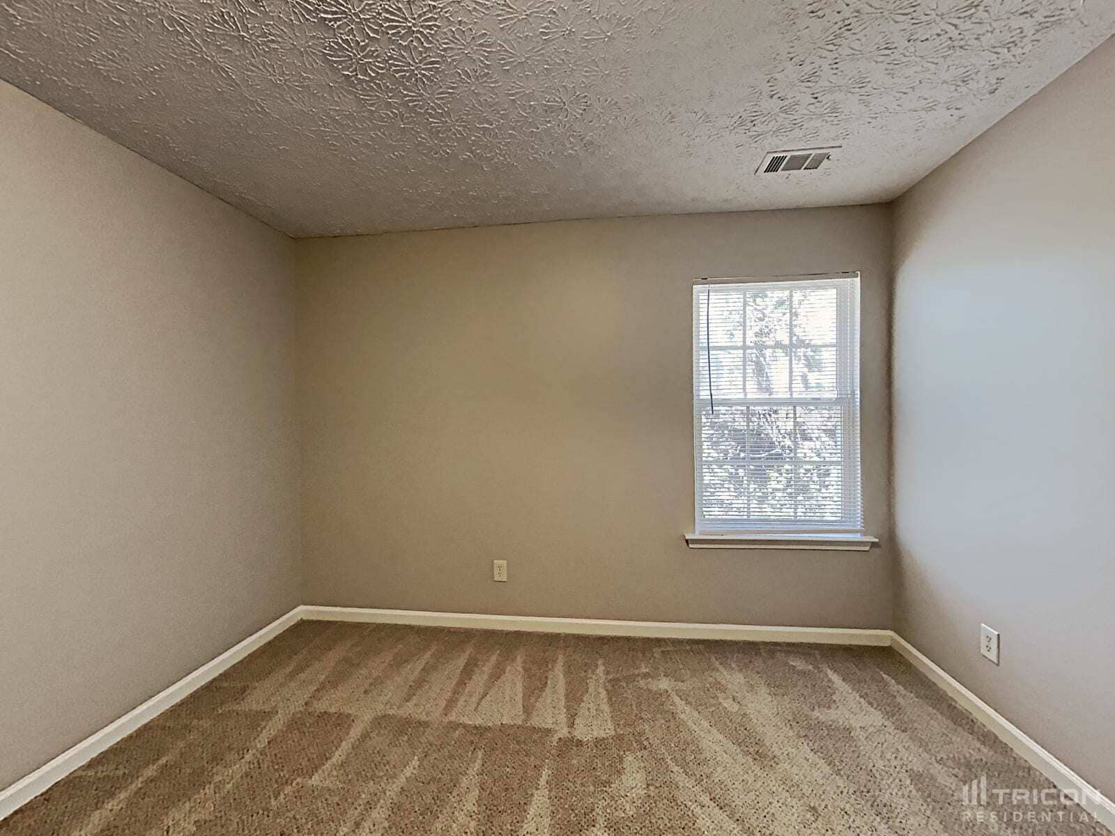 Building Photo - 220 Osmanthus Way