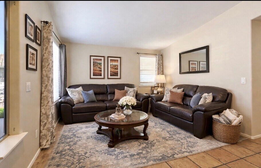 Building Photo - 7825 W San Miguel Ave