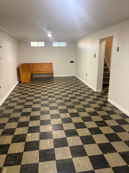 Building Photo - 2101 Tuxedo Ave