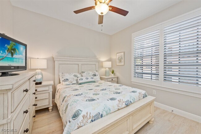 Building Photo - 8000 Via Sardinia St