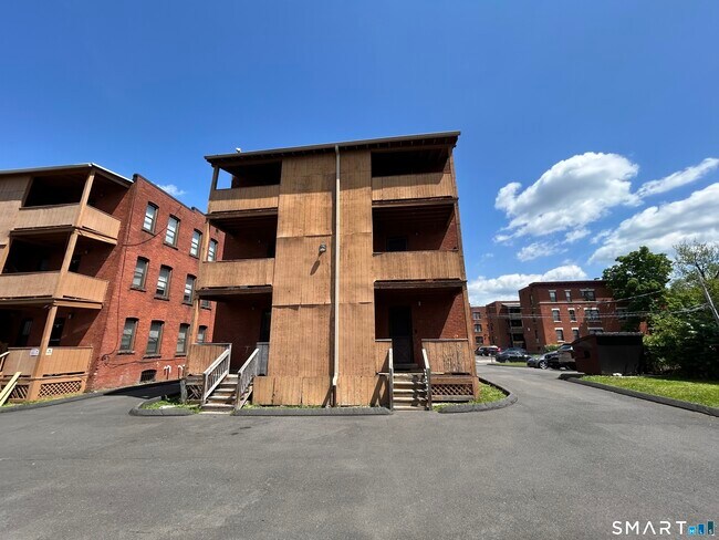 Building Photo - 17 Harrison Pl