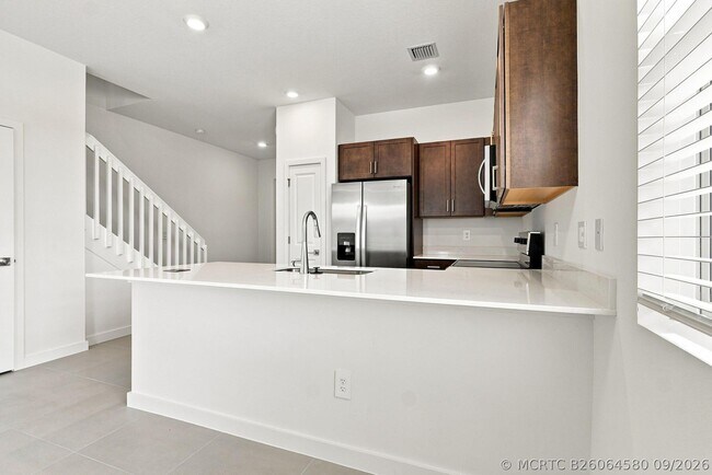 Building Photo - 147 Lakeside Lndg Ct