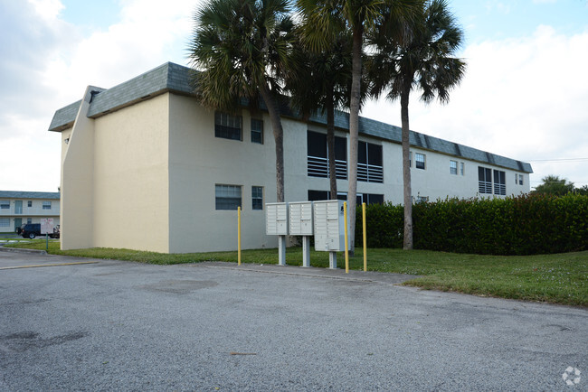 Building Photo - Rex Terrace
