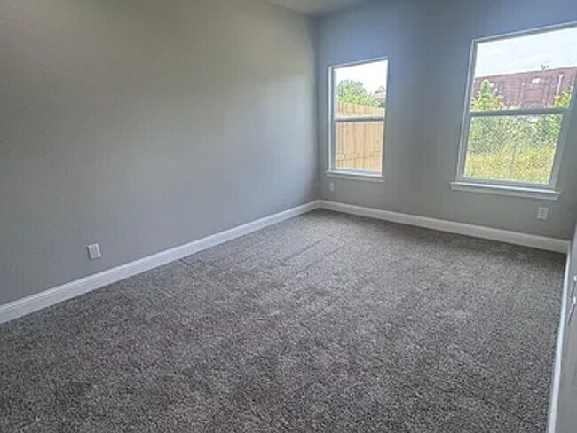 Building Photo - 3211 Bourland St