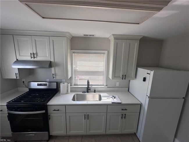 Building Photo - 2939 Marne Ave