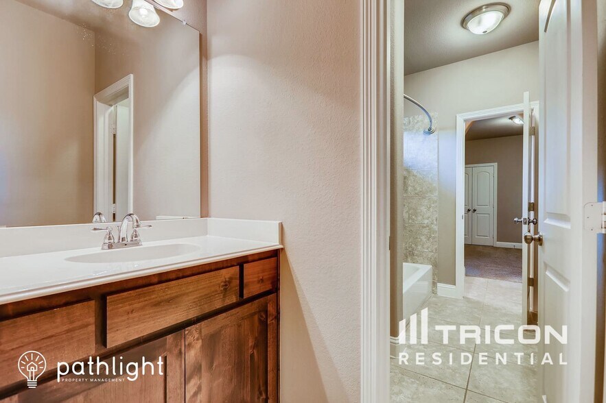 Building Photo - 5301 Runnymede Ct