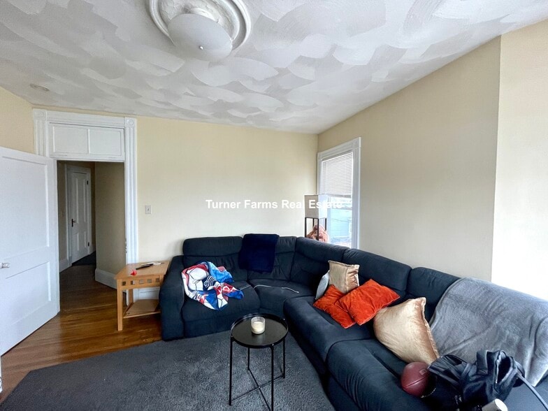 Building Photo - 59 Cedar St