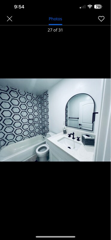 Building Photo - 2437 Cochran Ave