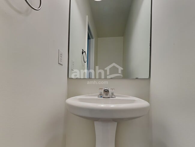 Building Photo - 3904 Edgewood Terrace Rd