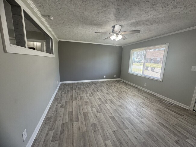 Building Photo - Single Family Home in Clarksville