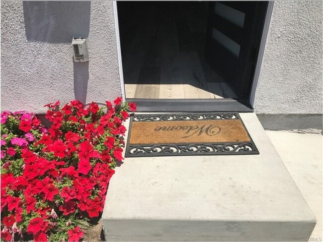 Building Photo - 85(221)