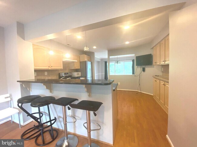 Building Photo - 14 Nathan Ct