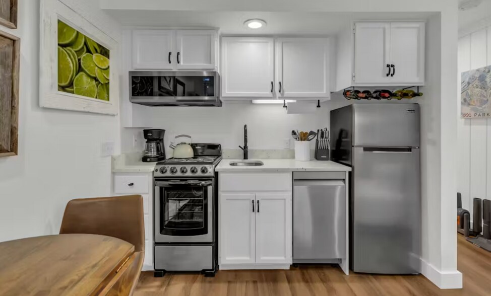 Building Photo - 1385 Lowell Ave