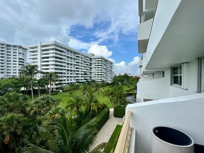 Building Photo - 177 Ocean Ln Dr