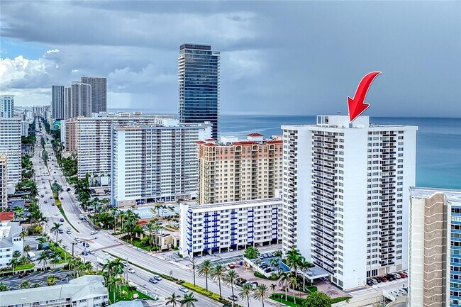Building Photo - 3140 S Ocean Dr