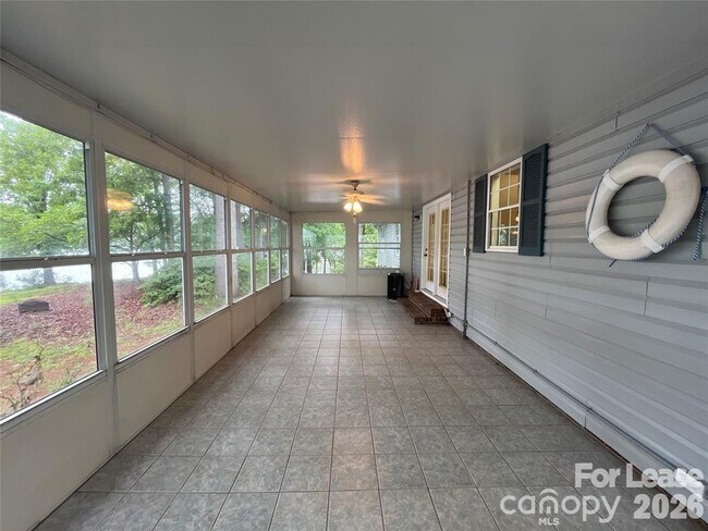 Building Photo - 447 Kemp Rd