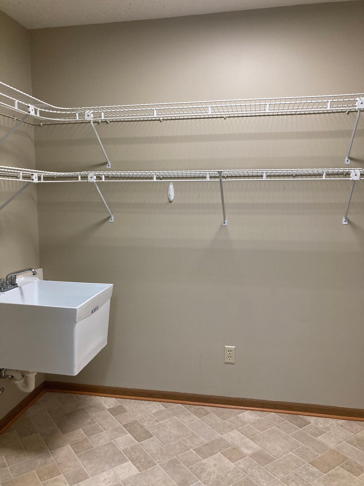 Large laundry room - 1232 Schneiders Crossing Rd NW