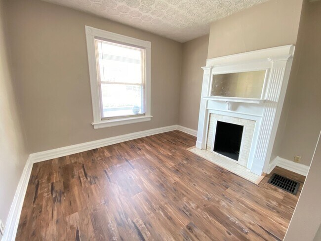 Building Photo - 52 W Norwich Ave