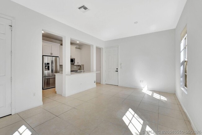 Building Photo - 838 NW 83rd Ln