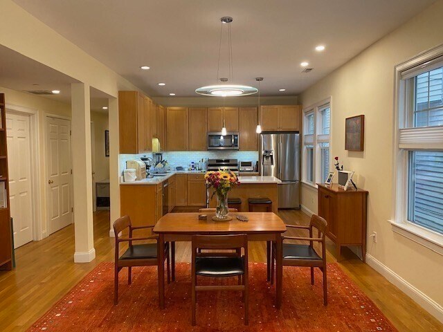 Building Photo - 85-87 Francis St