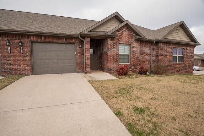 Building Photo - 1722 Booker Cir