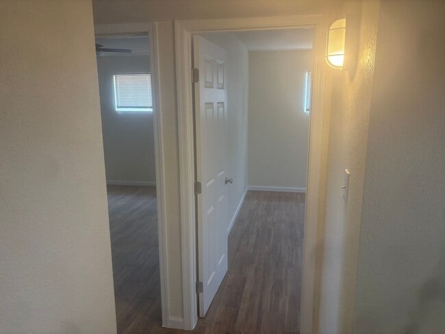 Building Photo - 2746 W Glenrosa Ave
