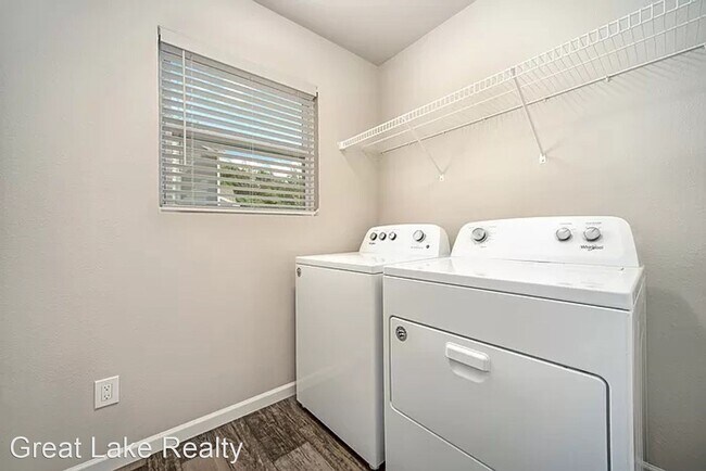 Building Photo - 4 br, 2.5 bath House - 425 Oak Hill Court