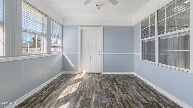 Building Photo - 4806 McCall Ln