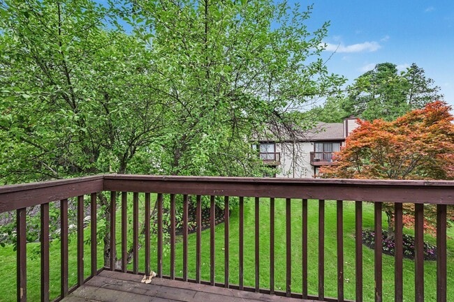 Building Photo - 24225 Evergreen Rd