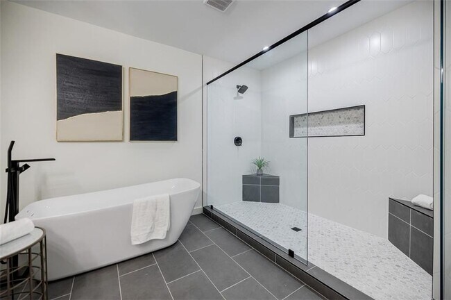 Building Photo - 3154 N Druid Hills Rd