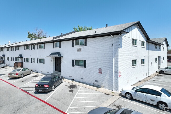 Primary - Travis Gardens
